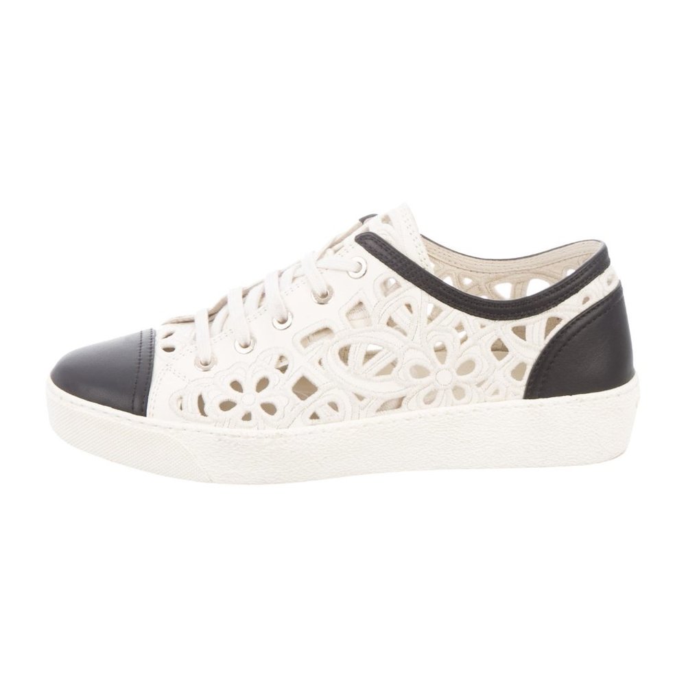 CHANEL Leather Sneakers with Floral Cutouts IT37.5